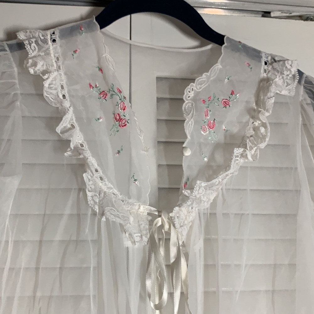 Vintage  Robe - Picture 2 of 5